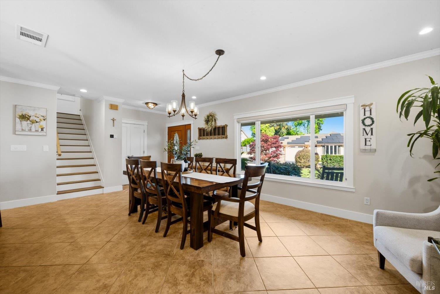 Detail Gallery Image 13 of 99 For 104 Westwood St, Vacaville,  CA 95688 - 5 Beds | 2/1 Baths