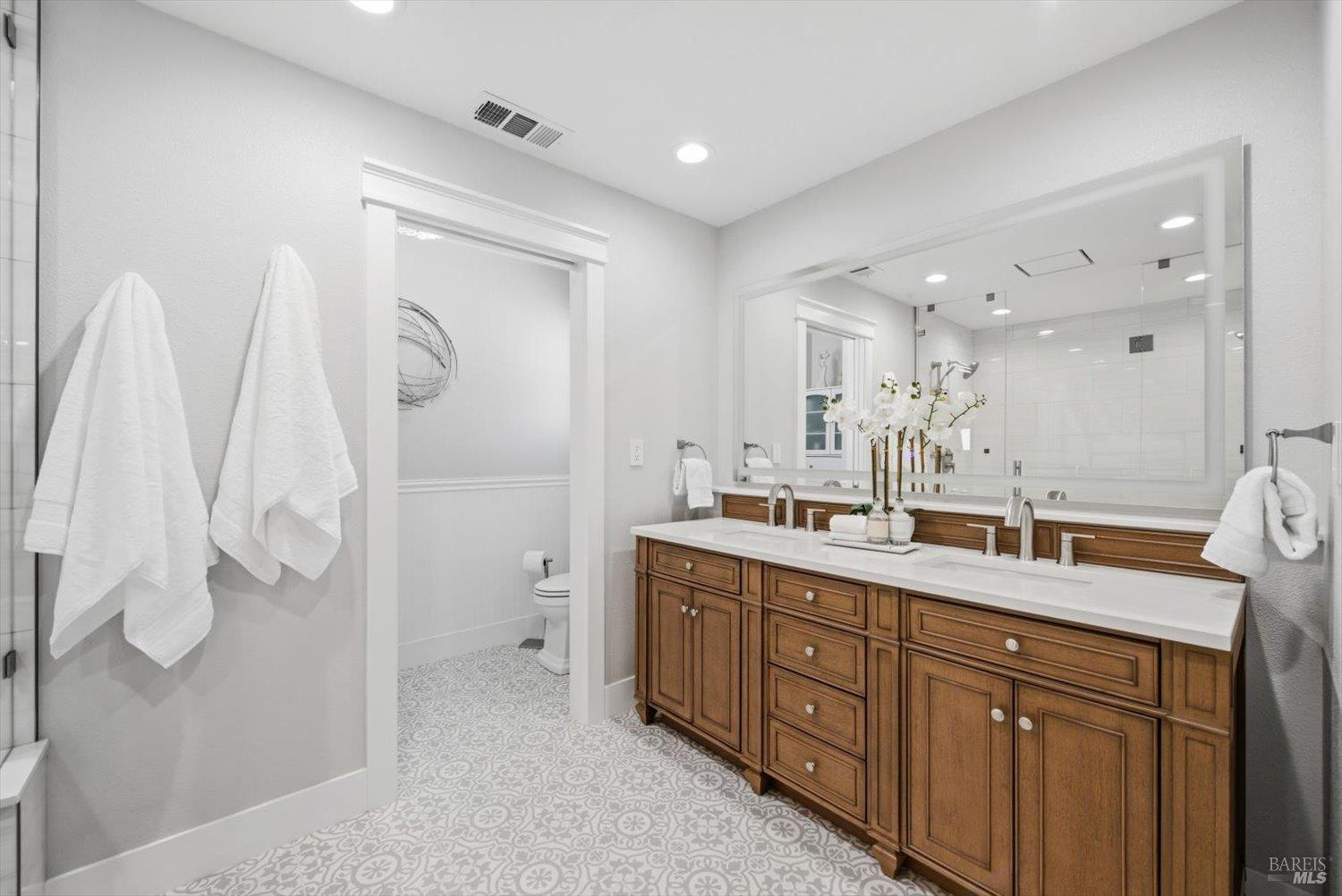 Detail Gallery Image 43 of 99 For 104 Westwood St, Vacaville,  CA 95688 - 5 Beds | 2/1 Baths