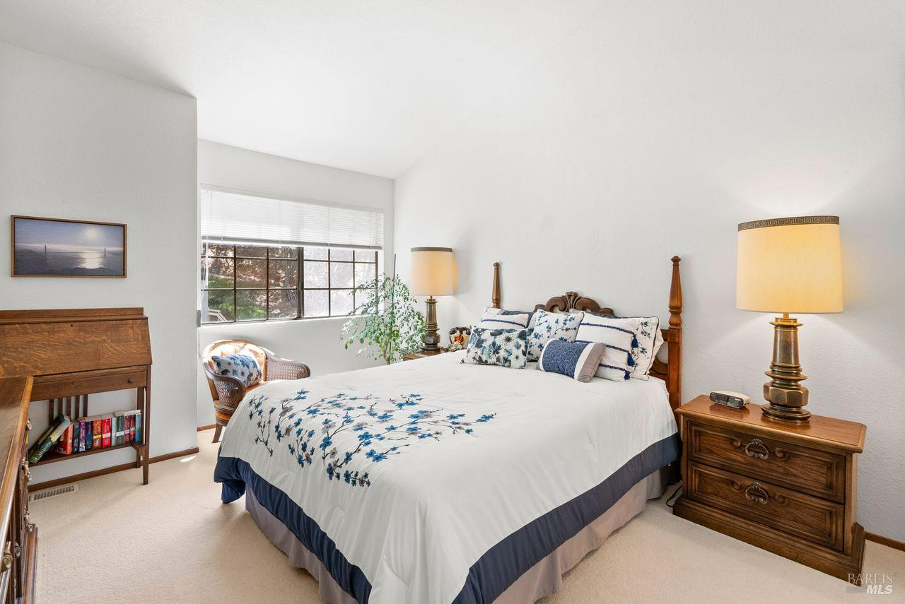 Detail Gallery Image 19 of 30 For 186 Red Hawk Rd, Novato,  CA 94949 - 2 Beds | 2/1 Baths