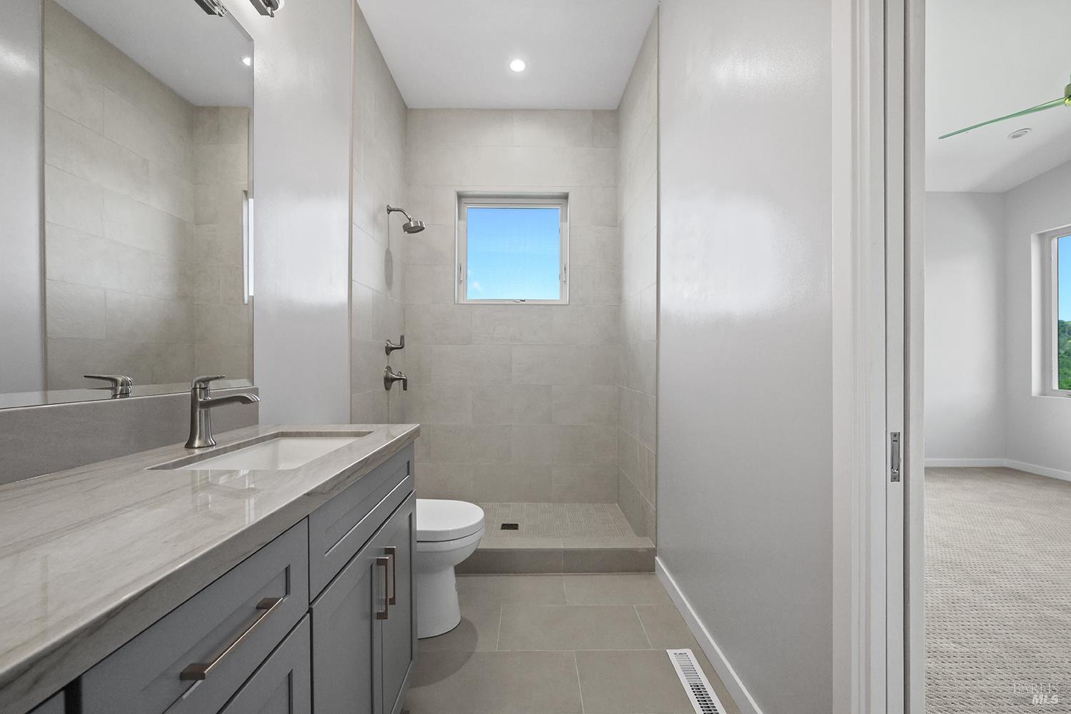 Detail Gallery Image 23 of 32 For 1292 Wikiup Dr, Santa Rosa,  CA 95403 - 2 Beds | 2 Baths