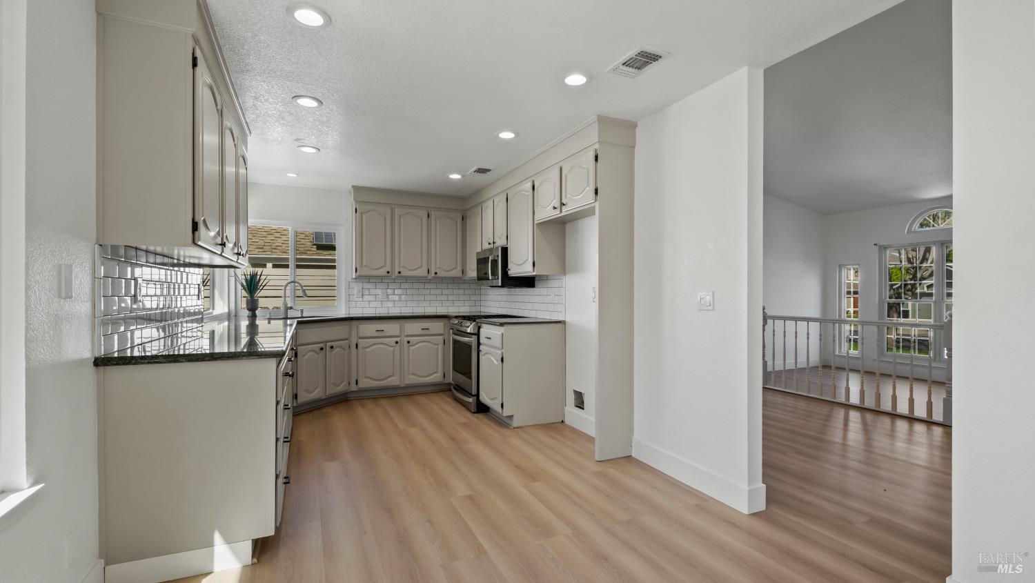 Detail Gallery Image 11 of 71 For 778 Oak Brook Dr, Vacaville,  CA 95687 - 4 Beds | 3 Baths