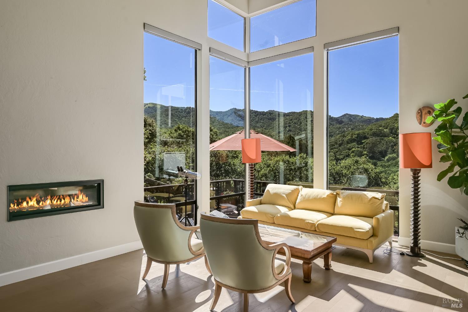 Detail Gallery Image 11 of 46 For 1676 Indian Valley Rd, Novato,  CA 94947 - 3 Beds | 4/1 Baths