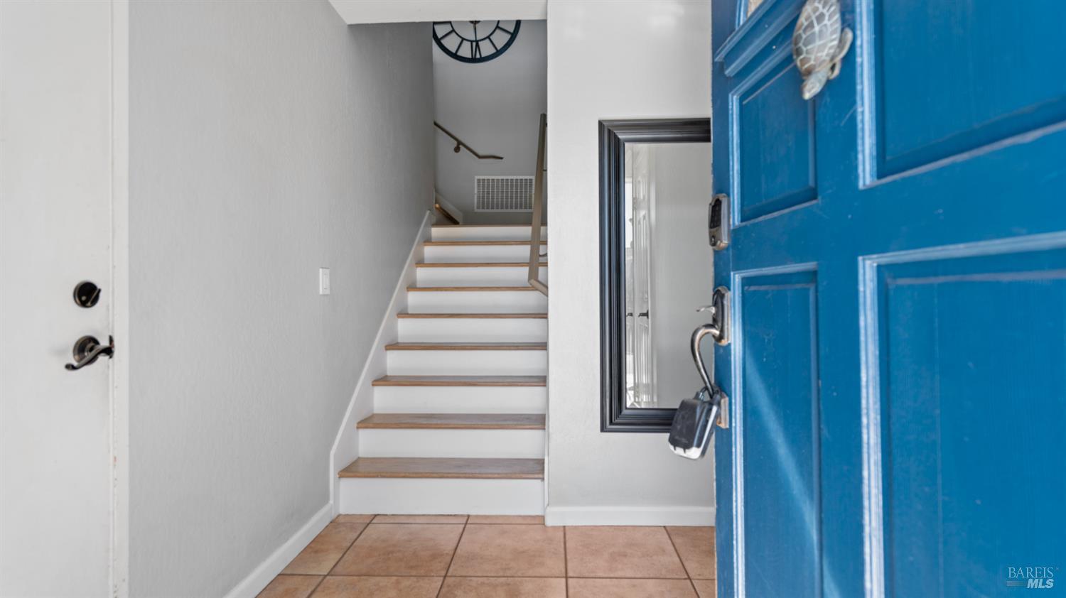 Detail Gallery Image 6 of 52 For 1229 Monte Vista Ct, Benicia,  CA 94510 - 3 Beds | 2 Baths