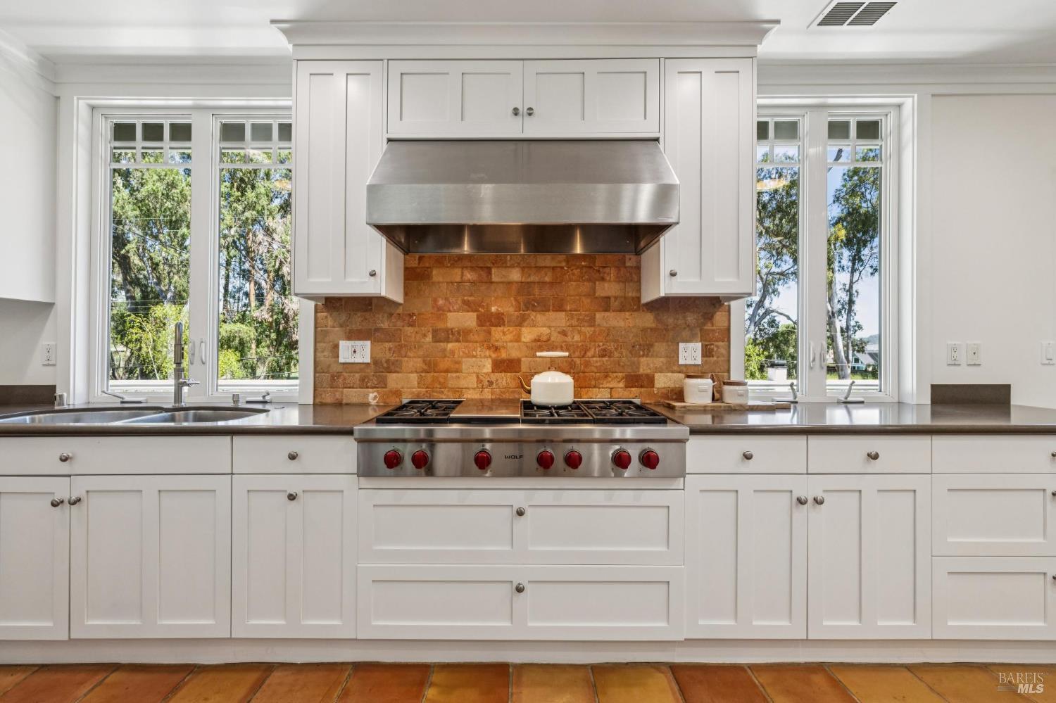 Detail Gallery Image 41 of 93 For 47 Main Dr, San Rafael,  CA 94901 - 4 Beds | 5 Baths