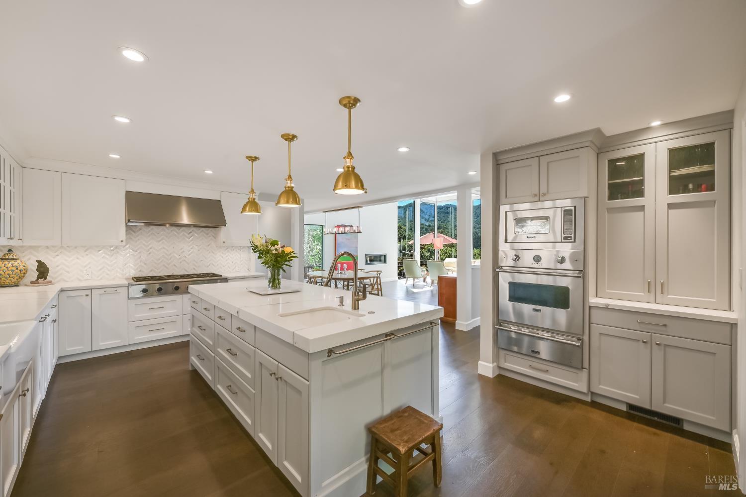 Detail Gallery Image 3 of 46 For 1676 Indian Valley Rd, Novato,  CA 94947 - 3 Beds | 4/1 Baths