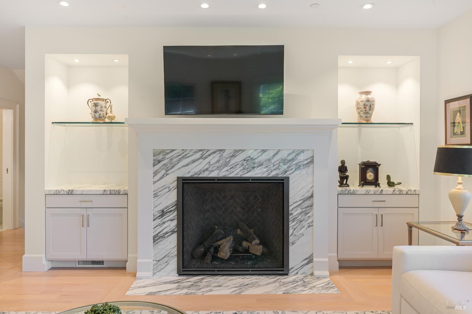 Detail Gallery Image 8 of 38 For 216 Laurel Ave, San Anselmo,  CA 94960 - 5 Beds | 3/1 Baths