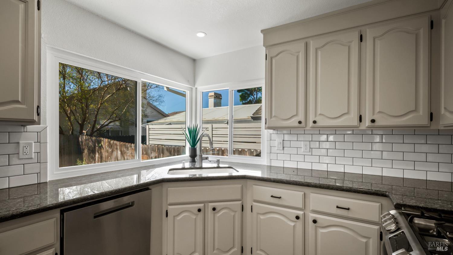 Detail Gallery Image 22 of 71 For 778 Oak Brook Dr, Vacaville,  CA 95687 - 4 Beds | 3 Baths