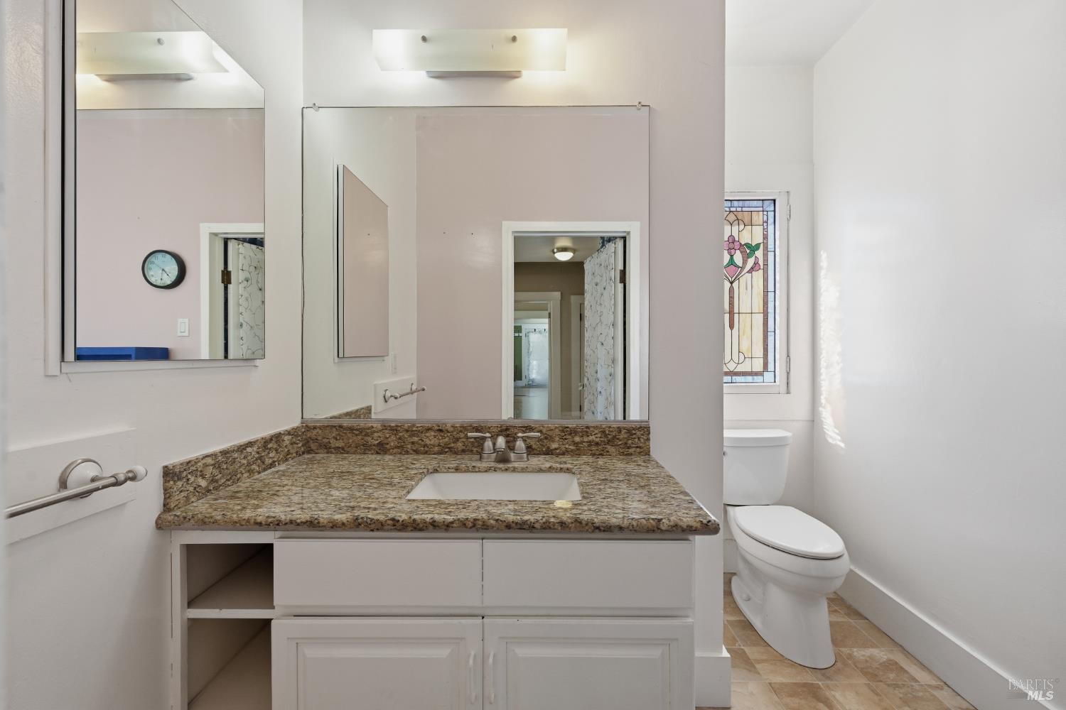 Detail Gallery Image 15 of 38 For 2001 Rogers Way, Santa Rosa,  CA 95404 - 3 Beds | 1/1 Baths