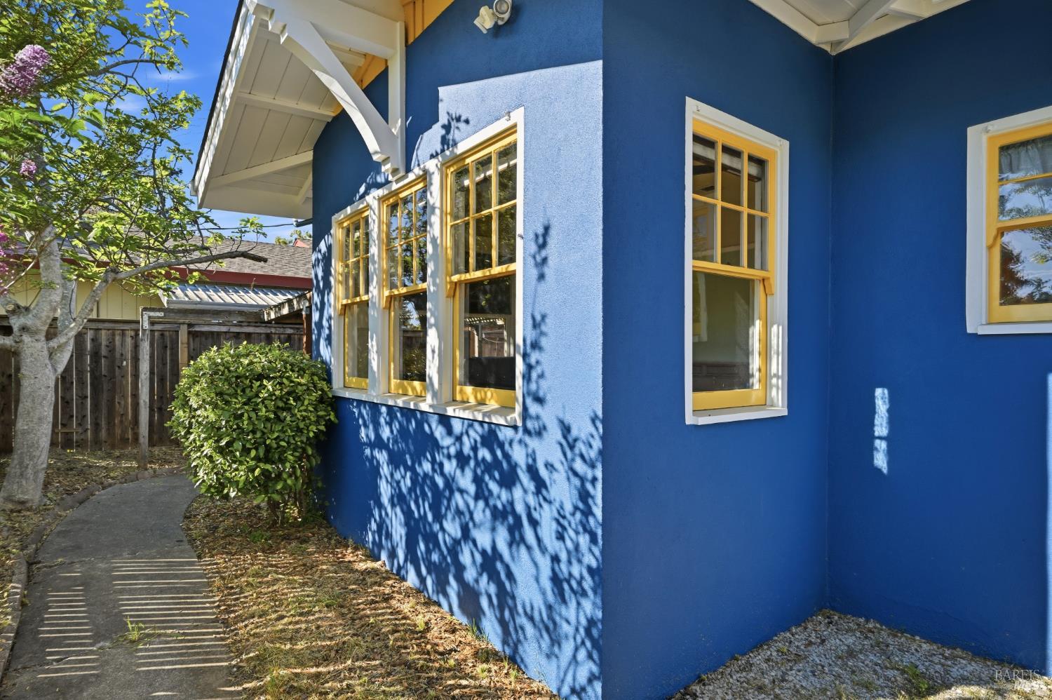 Detail Gallery Image 34 of 38 For 2001 Rogers Way, Santa Rosa,  CA 95404 - 3 Beds | 1/1 Baths