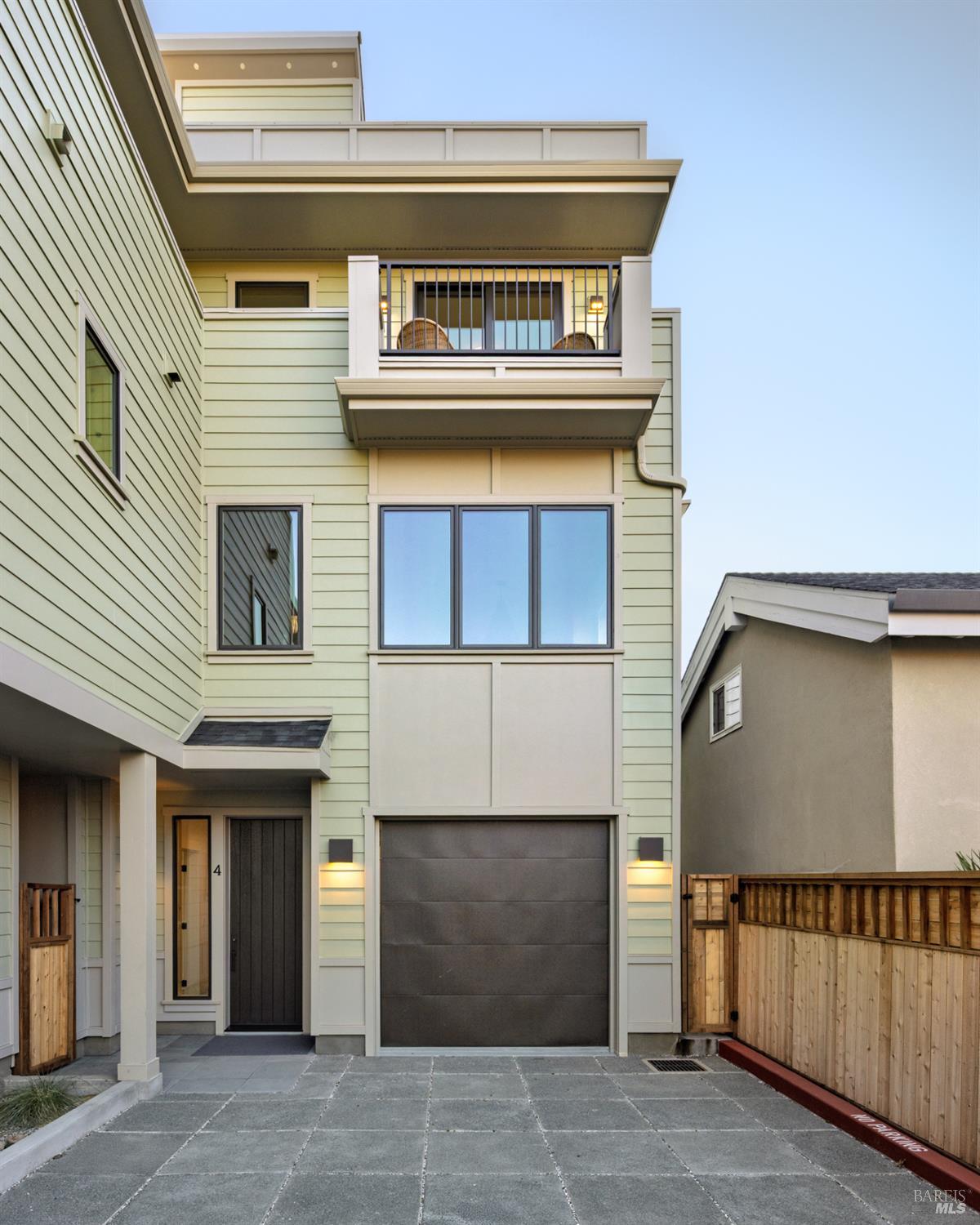 Detail Gallery Image 12 of 15 For 709 C St #4,  San Rafael,  CA 94901 - 3 Beds | 3/1 Baths