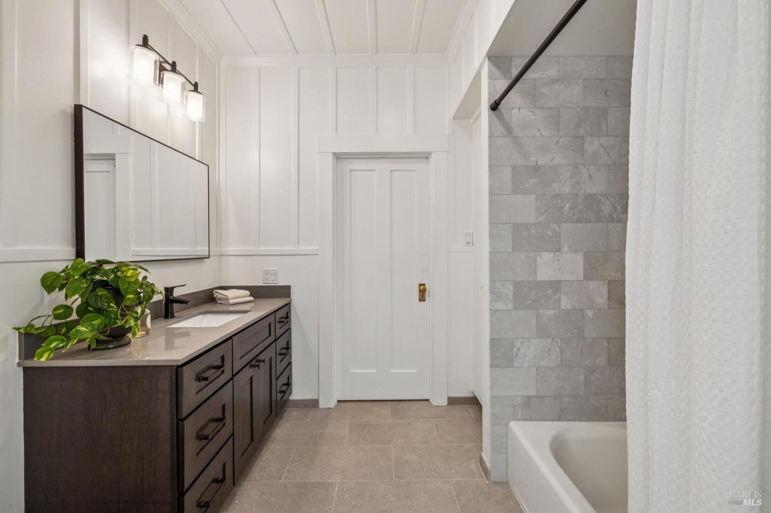 Detail Gallery Image 71 of 93 For 47 Main Dr, San Rafael,  CA 94901 - 4 Beds | 5 Baths