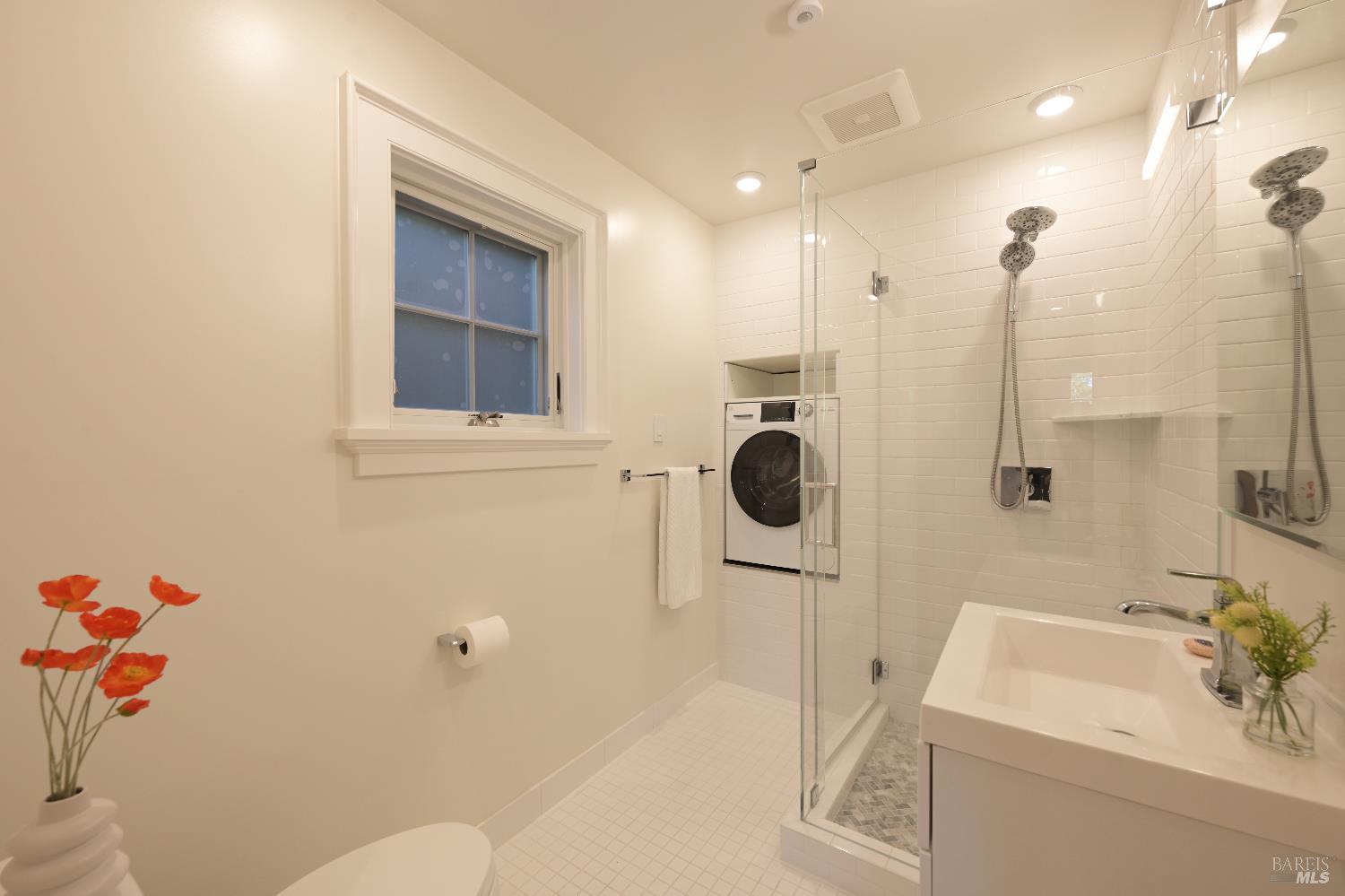 Detail Gallery Image 32 of 38 For 216 Laurel Ave, San Anselmo,  CA 94960 - 5 Beds | 3/1 Baths