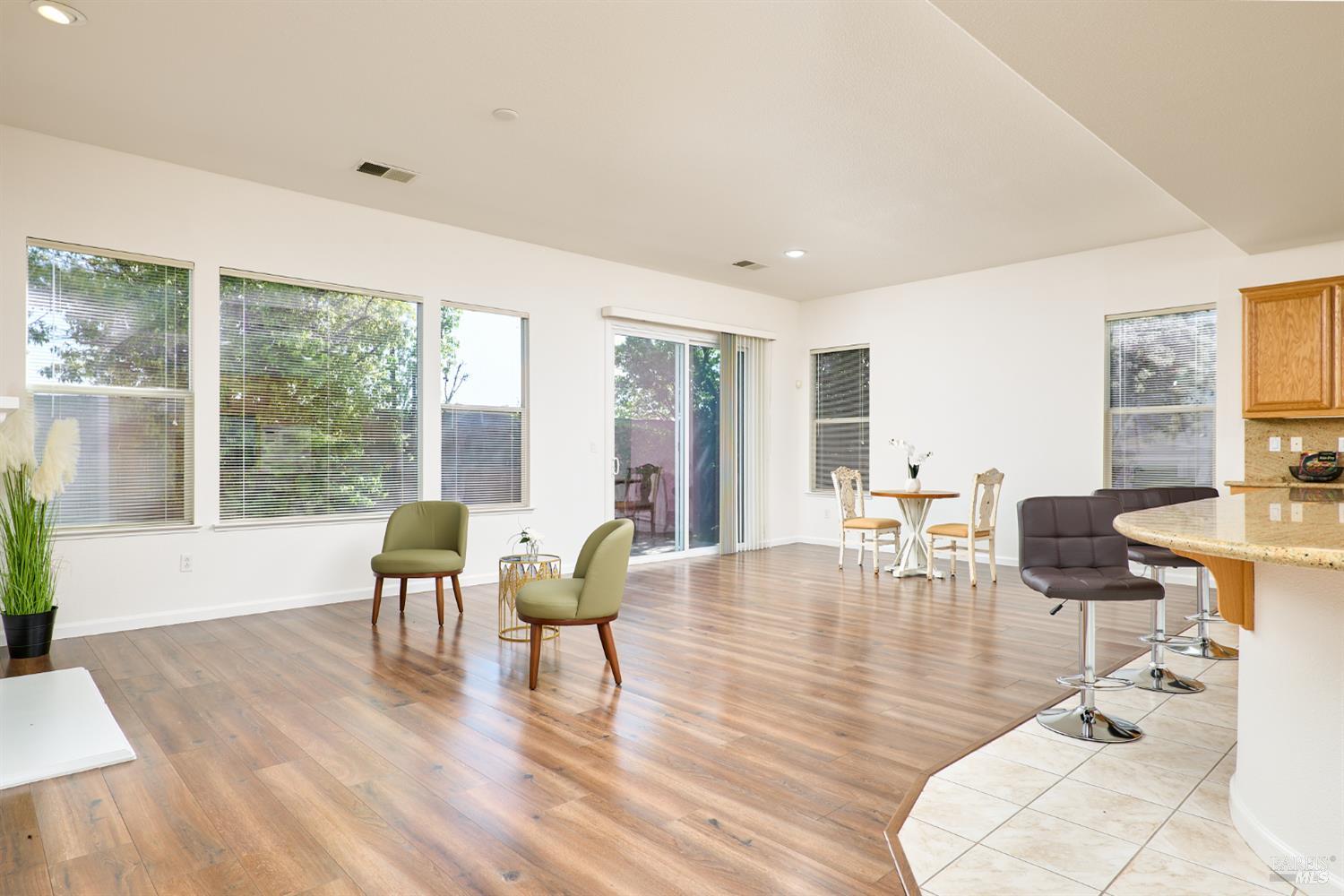 Detail Gallery Image 9 of 39 For 604 American Falls Dr, Rio Vista,  CA 94571 - 3 Beds | 3/1 Baths