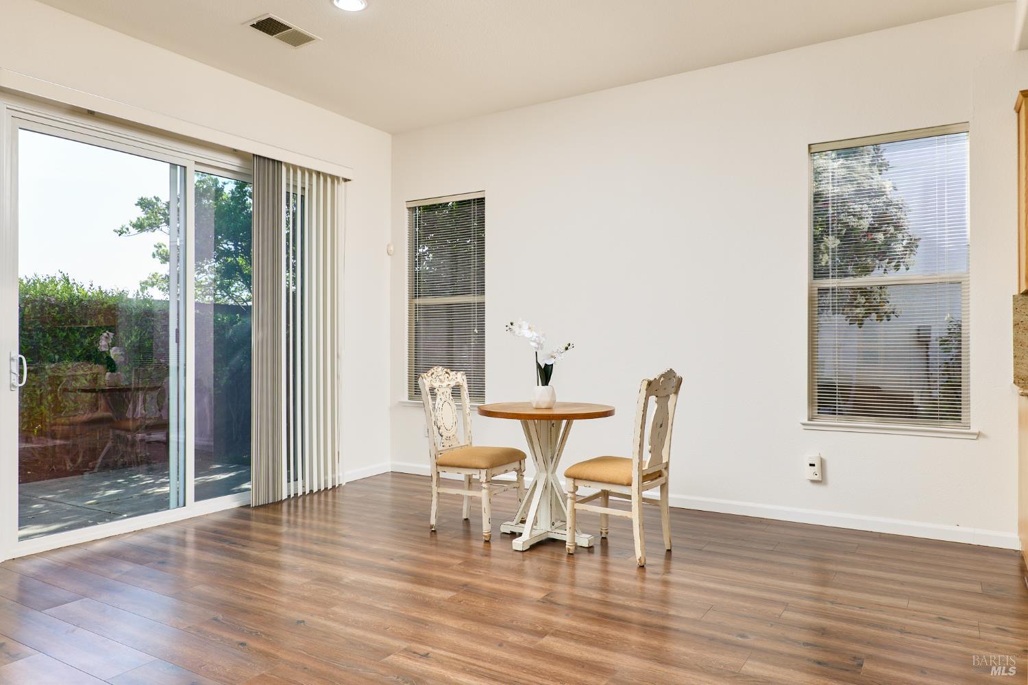 Detail Gallery Image 13 of 39 For 604 American Falls Dr, Rio Vista,  CA 94571 - 3 Beds | 3/1 Baths