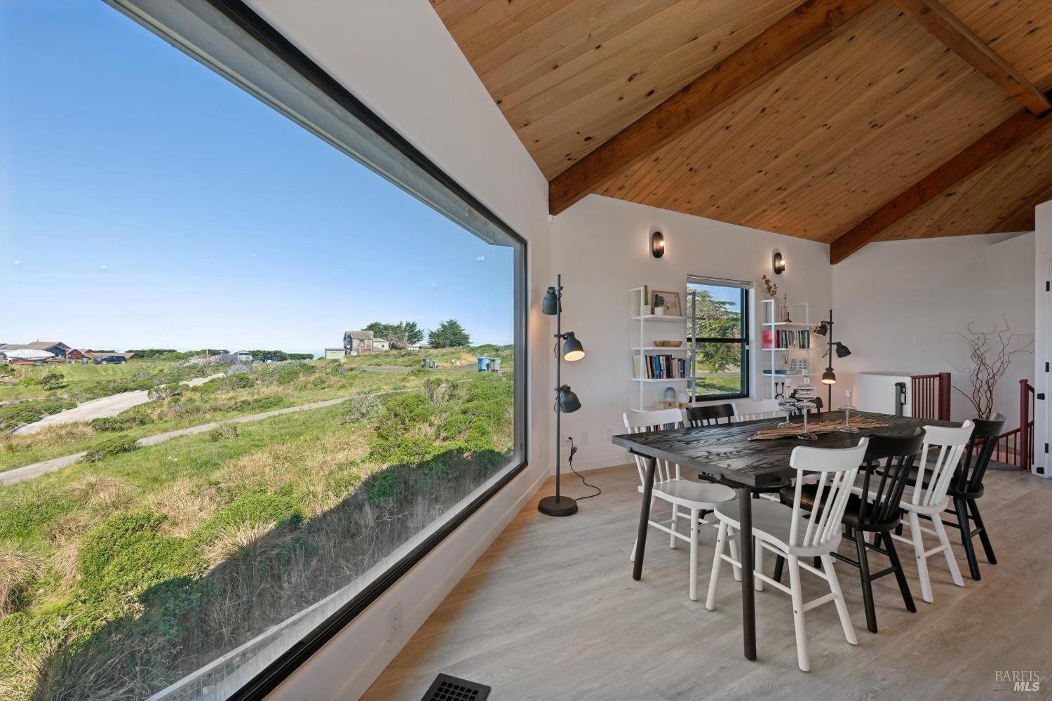 Detail Gallery Image 28 of 98 For 557 Oceana Dr, Dillon Beach,  CA 94929 - 3 Beds | 3 Baths