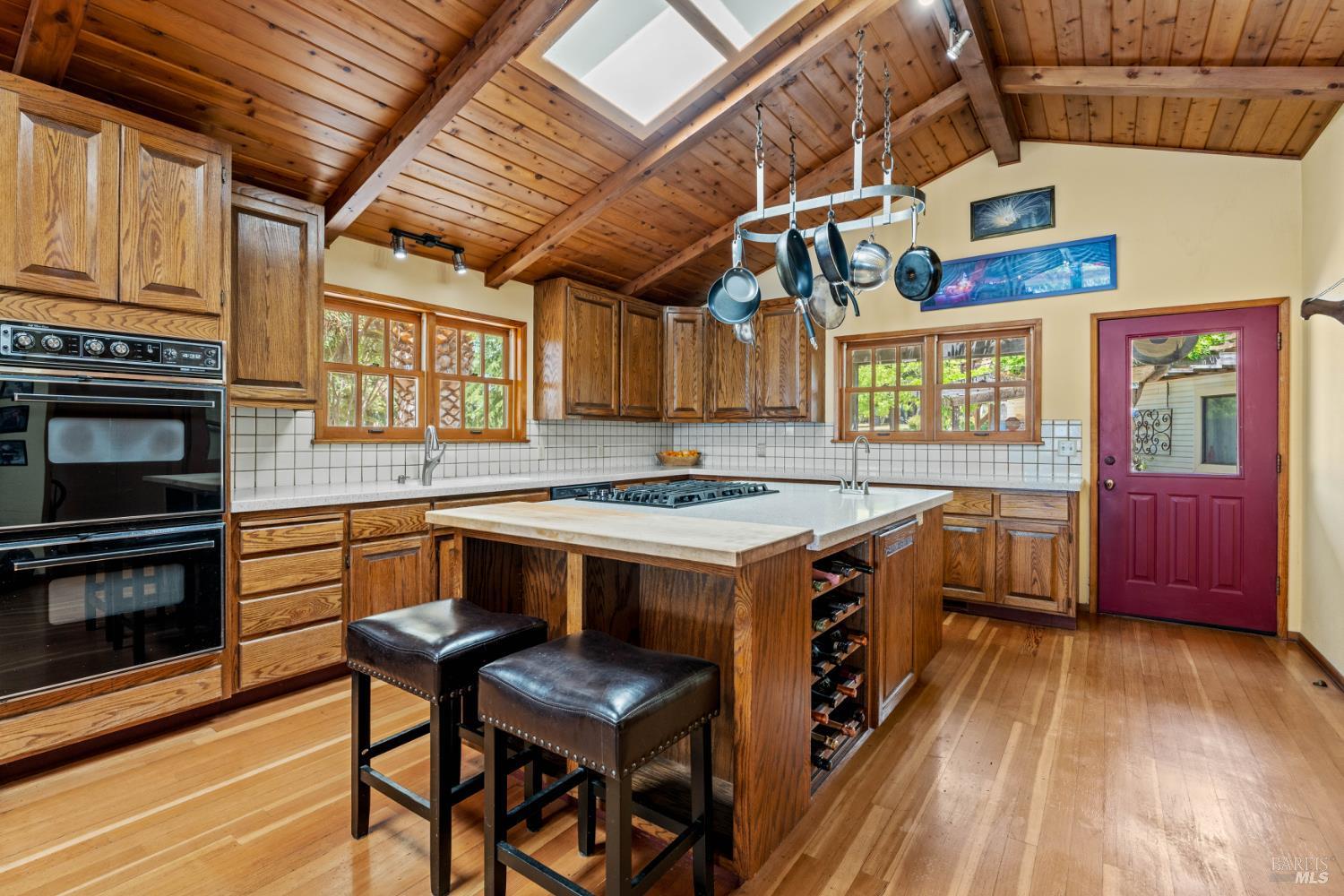 Detail Gallery Image 7 of 44 For 3760 King Ranch Rd, Ukiah,  CA 95482 - 3 Beds | 2 Baths