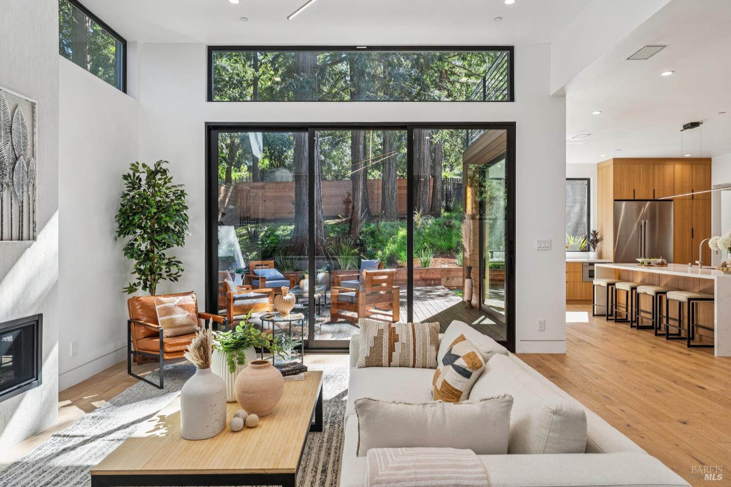 Detail Gallery Image 10 of 88 For 93 Magnolia Ave, Larkspur,  CA 94939 - 3 Beds | 3 Baths