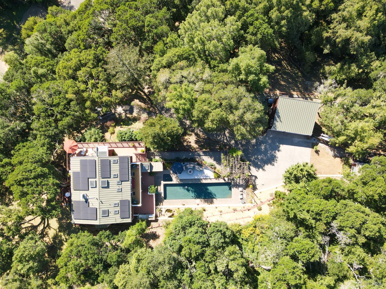 Detail Gallery Image 28 of 46 For 1676 Indian Valley Rd, Novato,  CA 94947 - 3 Beds | 4/1 Baths