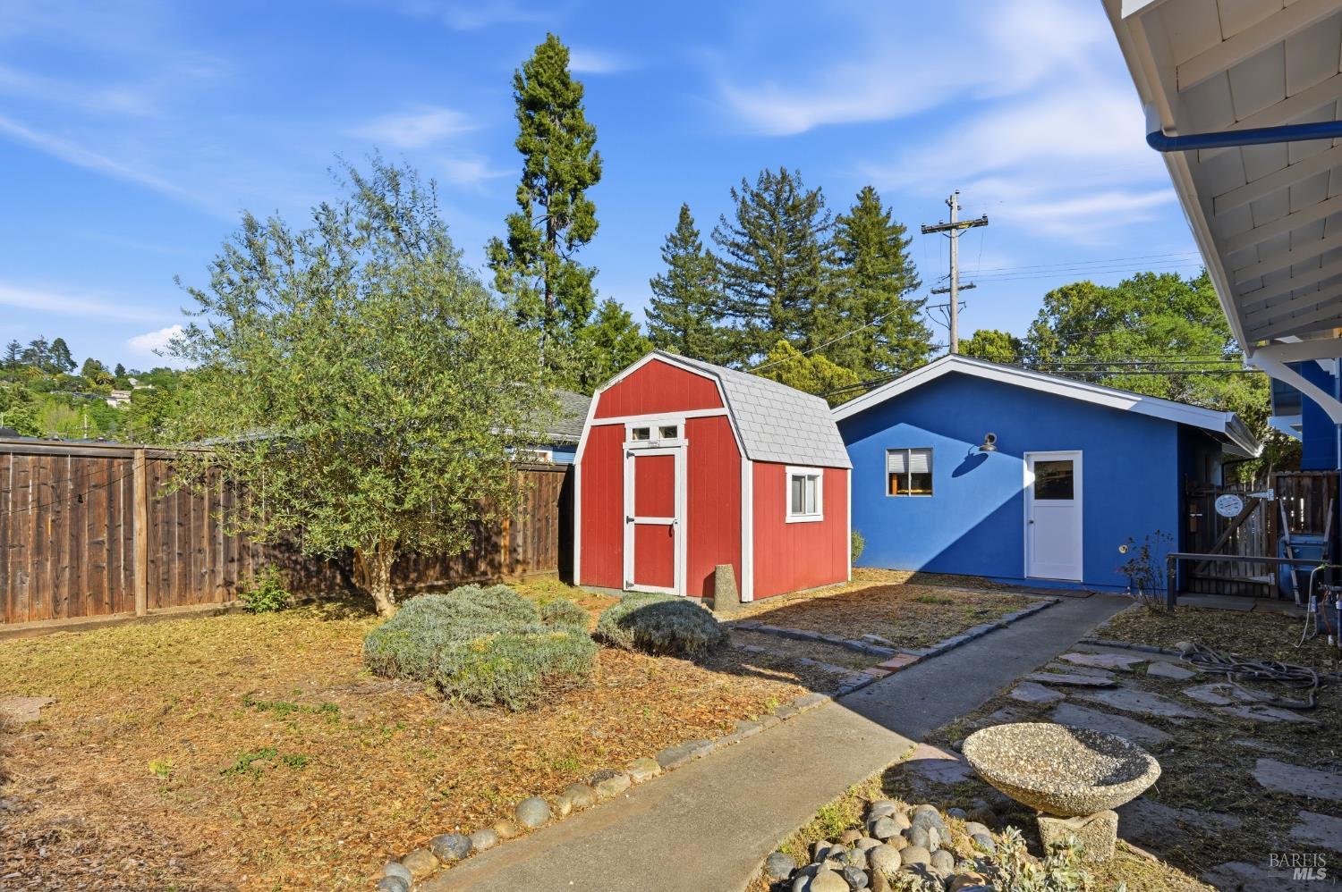 Detail Gallery Image 29 of 38 For 2001 Rogers Way, Santa Rosa,  CA 95404 - 3 Beds | 1/1 Baths