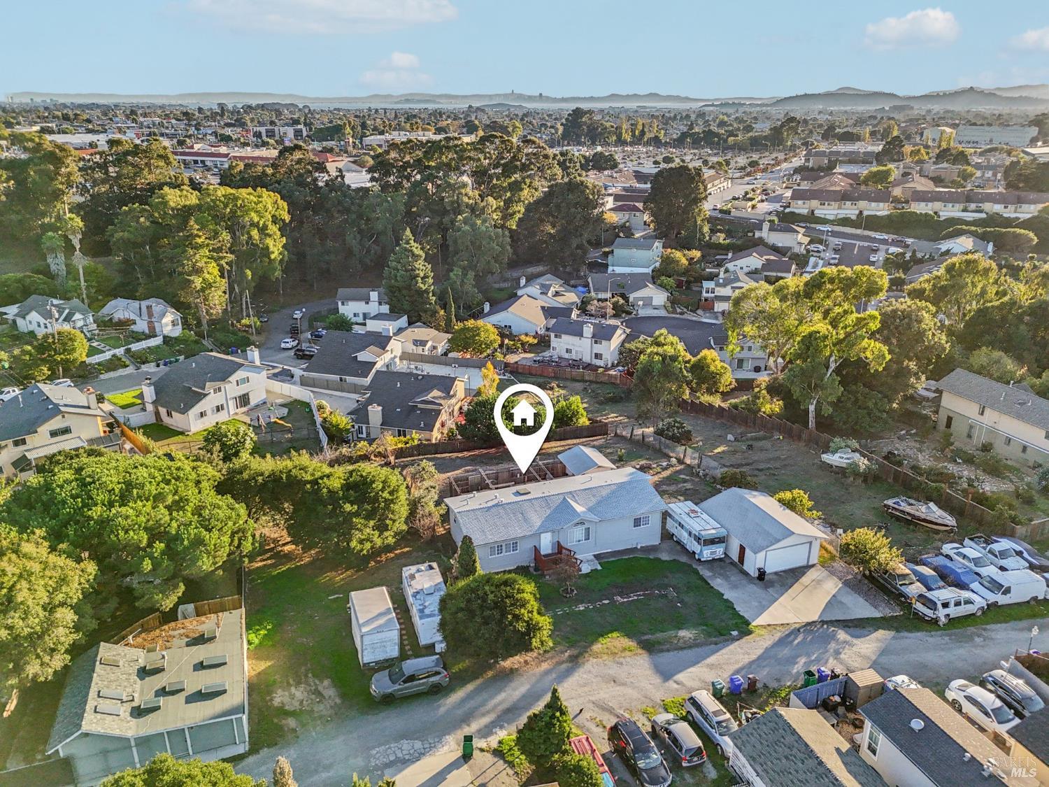 Detail Gallery Image 38 of 47 For 2704 Ridge Rd, San Pablo,  CA 94806 - 3 Beds | 2 Baths