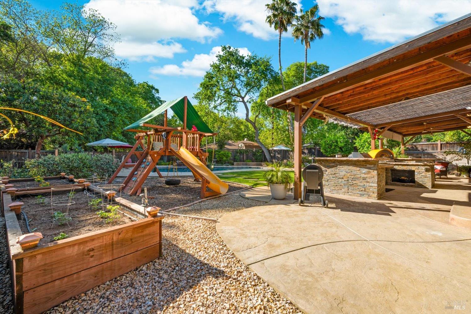 Detail Gallery Image 81 of 99 For 104 Westwood St, Vacaville,  CA 95688 - 5 Beds | 2/1 Baths