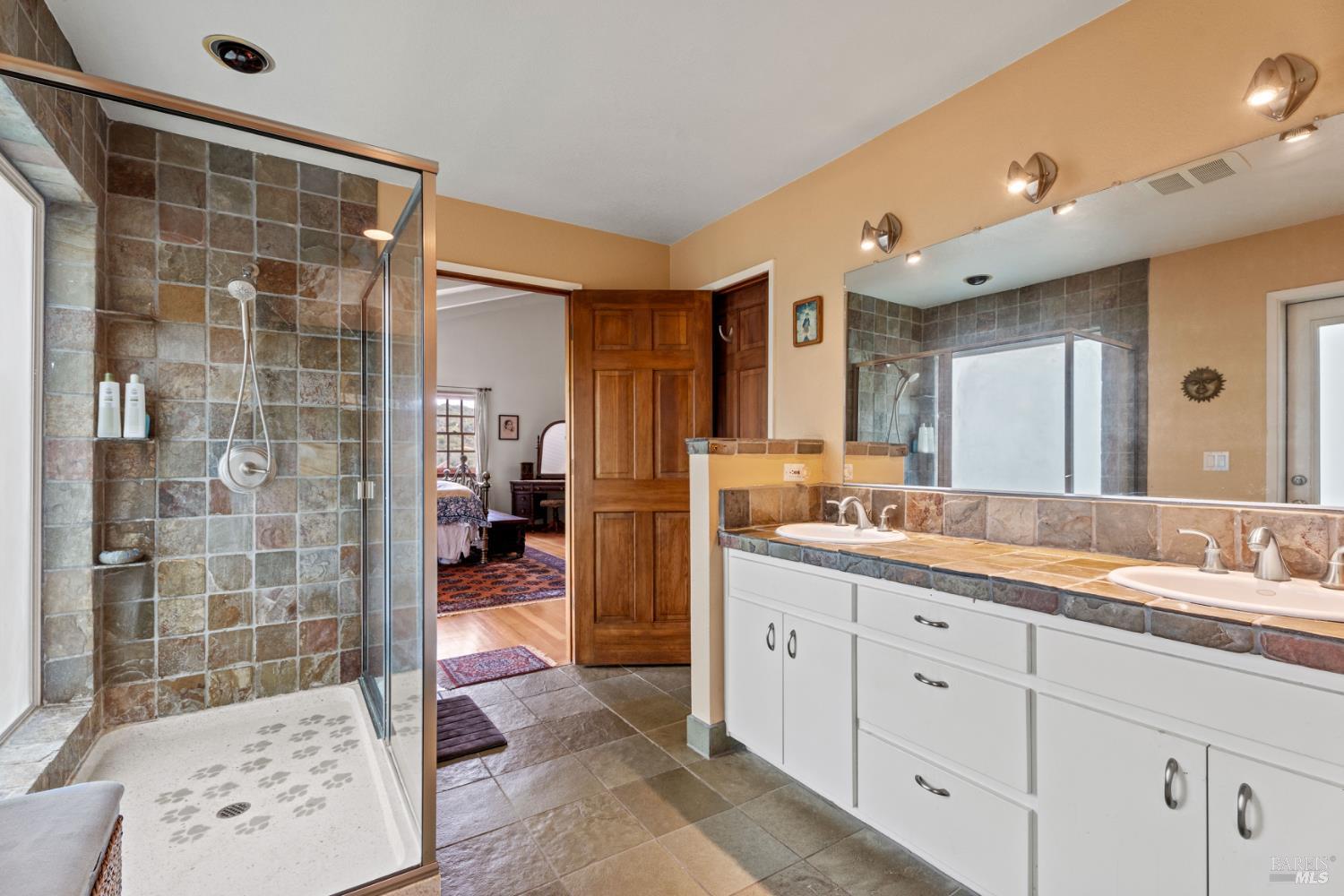 Detail Gallery Image 18 of 44 For 3760 King Ranch Rd, Ukiah,  CA 95482 - 3 Beds | 2 Baths