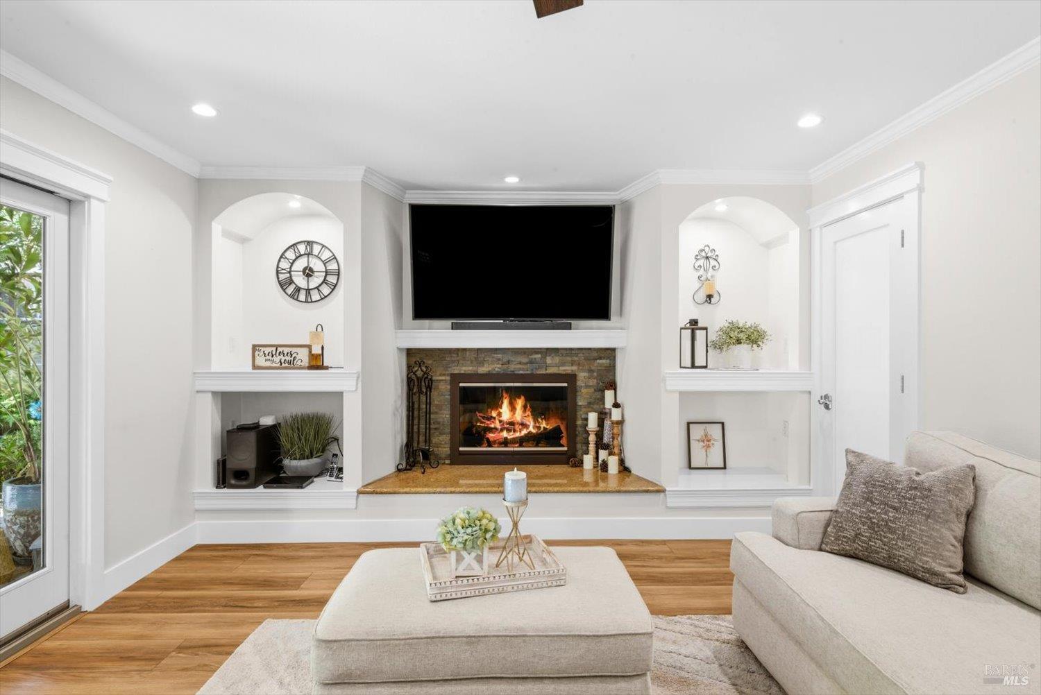 Detail Gallery Image 34 of 99 For 104 Westwood St, Vacaville,  CA 95688 - 5 Beds | 2/1 Baths