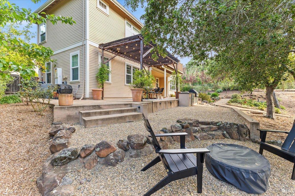 Detail Gallery Image 54 of 60 For 134 Moonlight Dr, Healdsburg,  CA 95448 - 4 Beds | 3/1 Baths