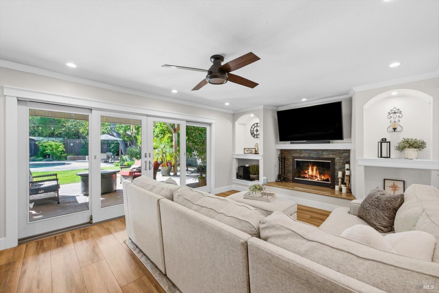 Detail Gallery Image 31 of 99 For 104 Westwood St, Vacaville,  CA 95688 - 5 Beds | 2/1 Baths