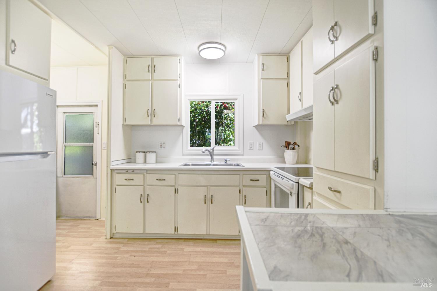 Detail Gallery Image 8 of 33 For 160 Chiquita Camino Unkn, Sonoma,  CA 95476 - 2 Beds | 2 Baths