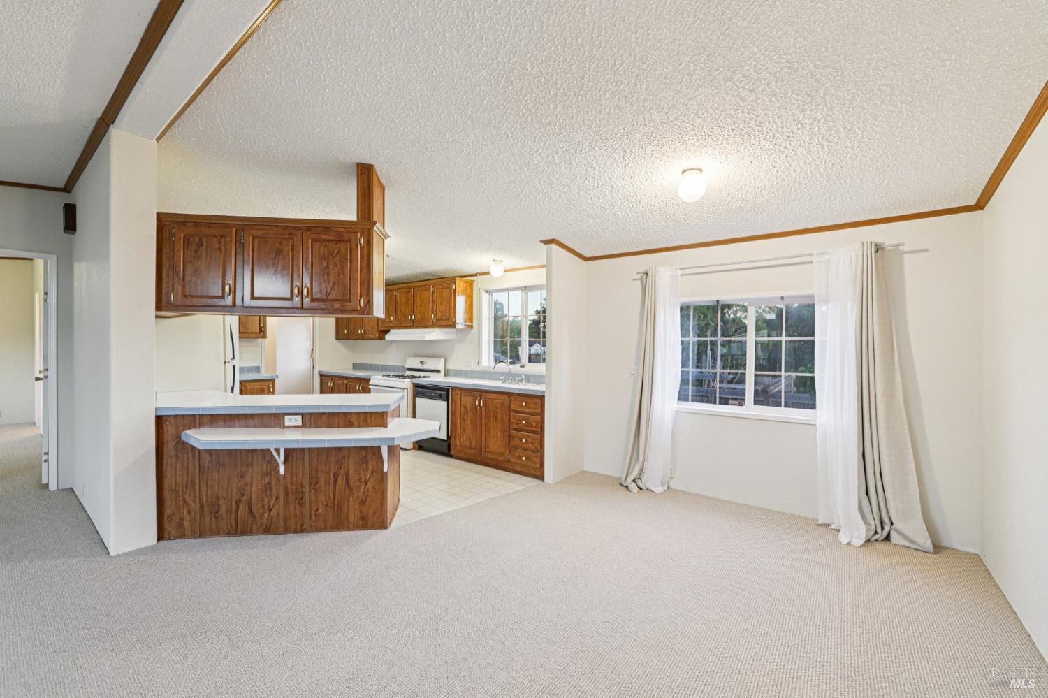 Detail Gallery Image 9 of 47 For 2704 Ridge Rd, San Pablo,  CA 94806 - 3 Beds | 2 Baths