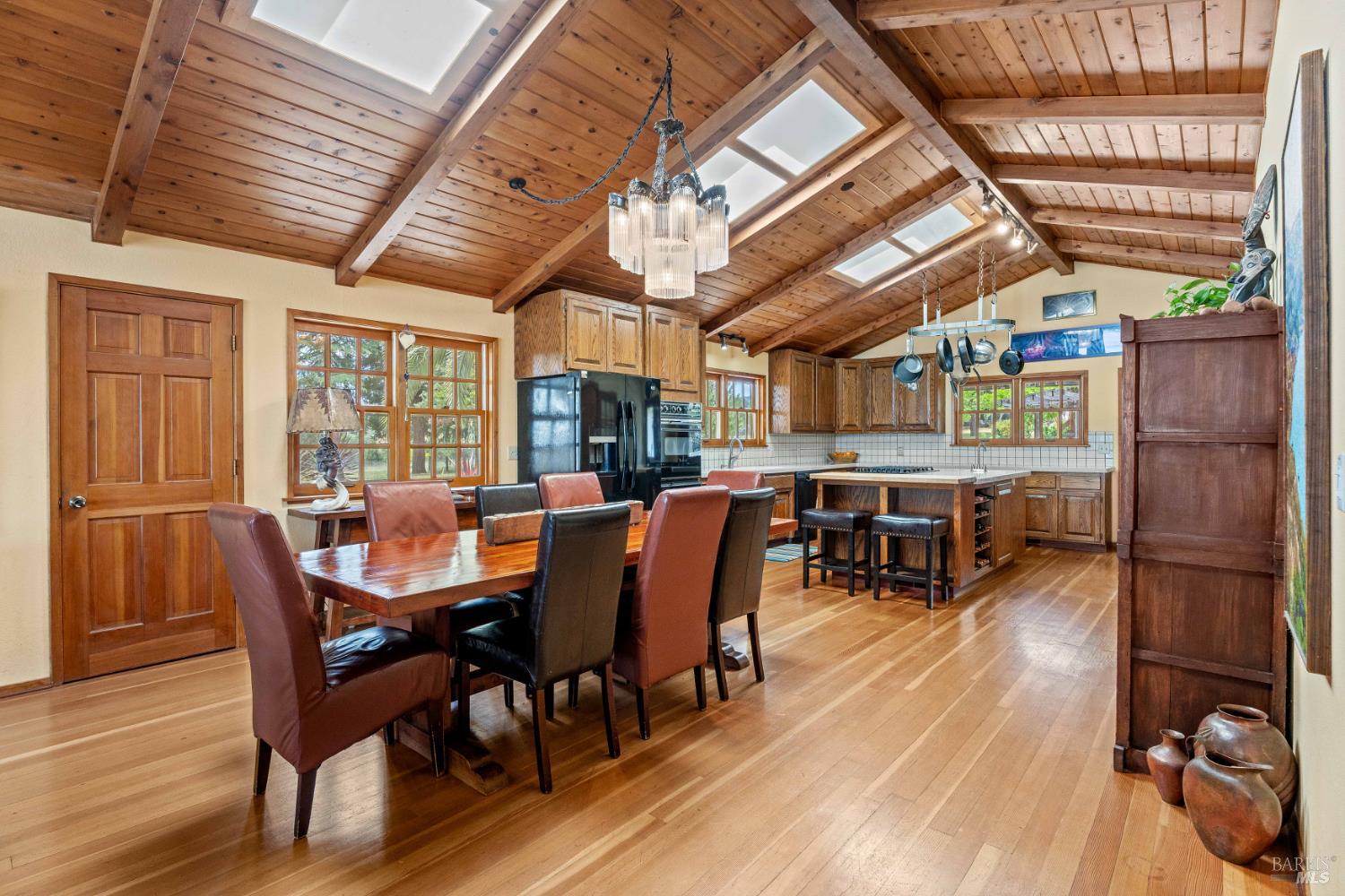 Detail Gallery Image 10 of 44 For 3760 King Ranch Rd, Ukiah,  CA 95482 - 3 Beds | 2 Baths