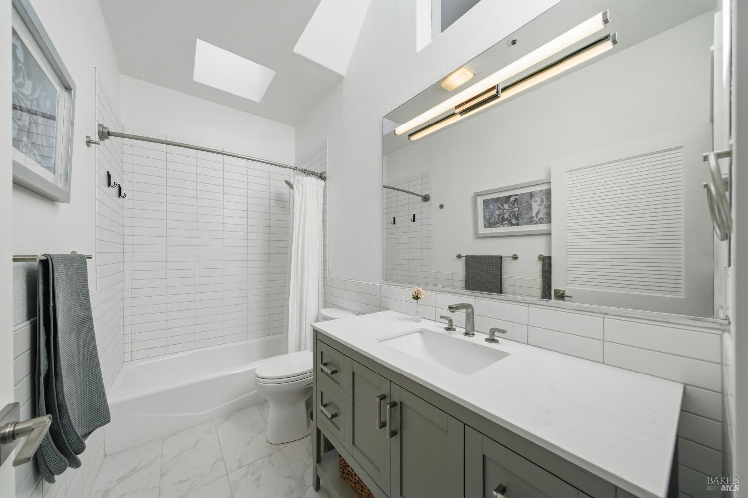 Detail Gallery Image 24 of 50 For 29 Bayview Ave #3,  Mill Valley,  CA 94941 - 2 Beds | 2 Baths