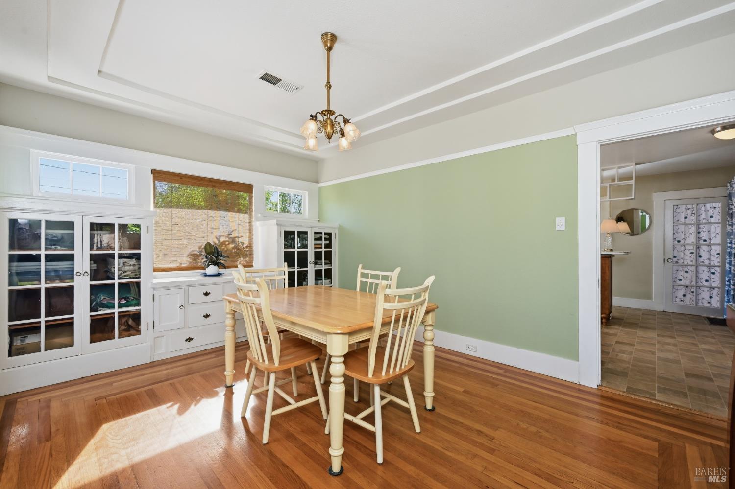 Detail Gallery Image 8 of 38 For 2001 Rogers Way, Santa Rosa,  CA 95404 - 3 Beds | 1/1 Baths