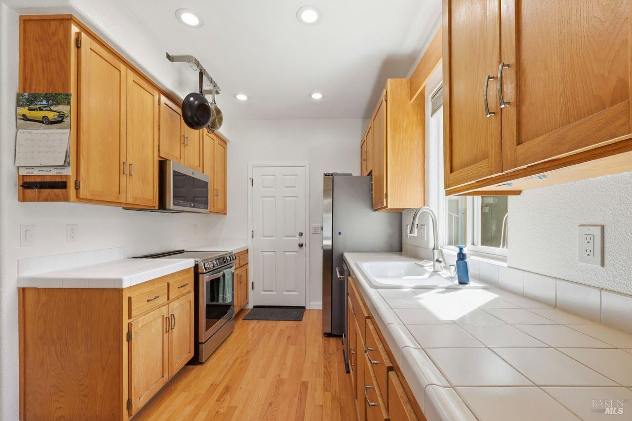 Detail Gallery Image 13 of 50 For 164 Fulton Pl, Windsor,  CA 95492 - 3 Beds | 2 Baths