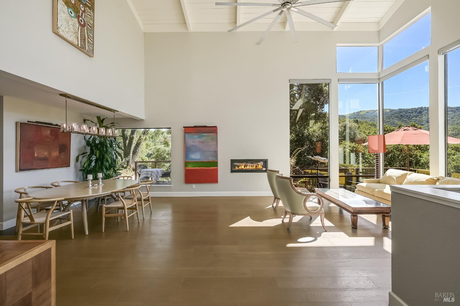 Detail Gallery Image 10 of 46 For 1676 Indian Valley Rd, Novato,  CA 94947 - 3 Beds | 4/1 Baths