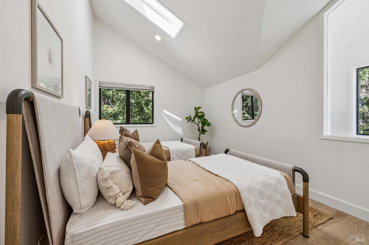 Detail Gallery Image 68 of 93 For 47 Main Dr, San Rafael,  CA 94901 - 4 Beds | 5 Baths