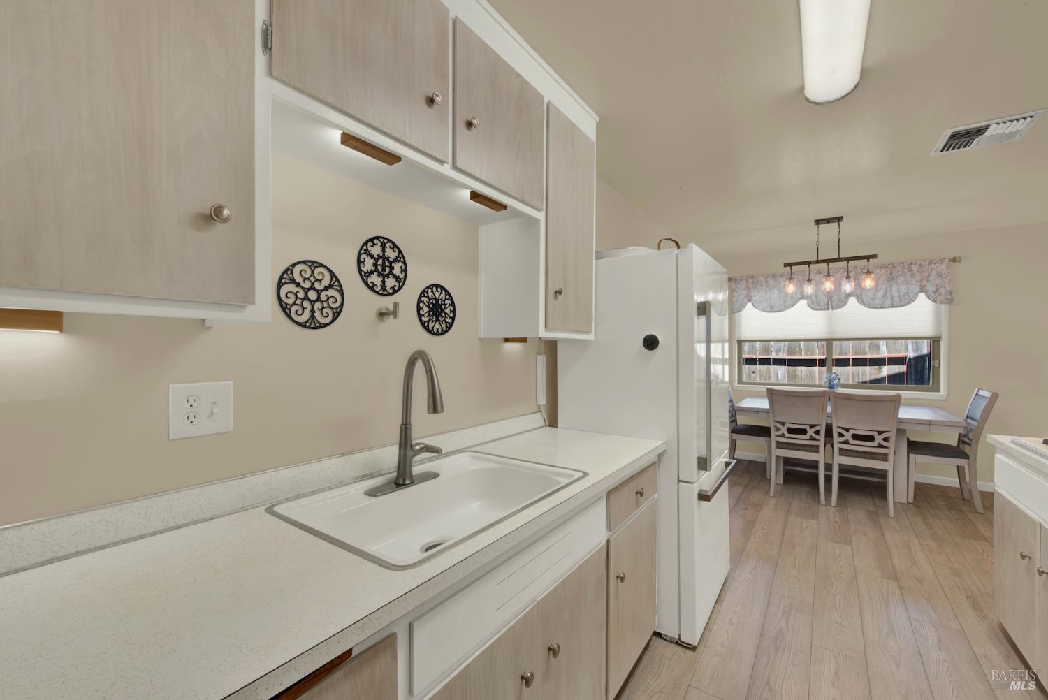 Detail Gallery Image 8 of 26 For 1624 Dover Ave, Fairfield,  CA 94533 - 3 Beds | 1 Baths