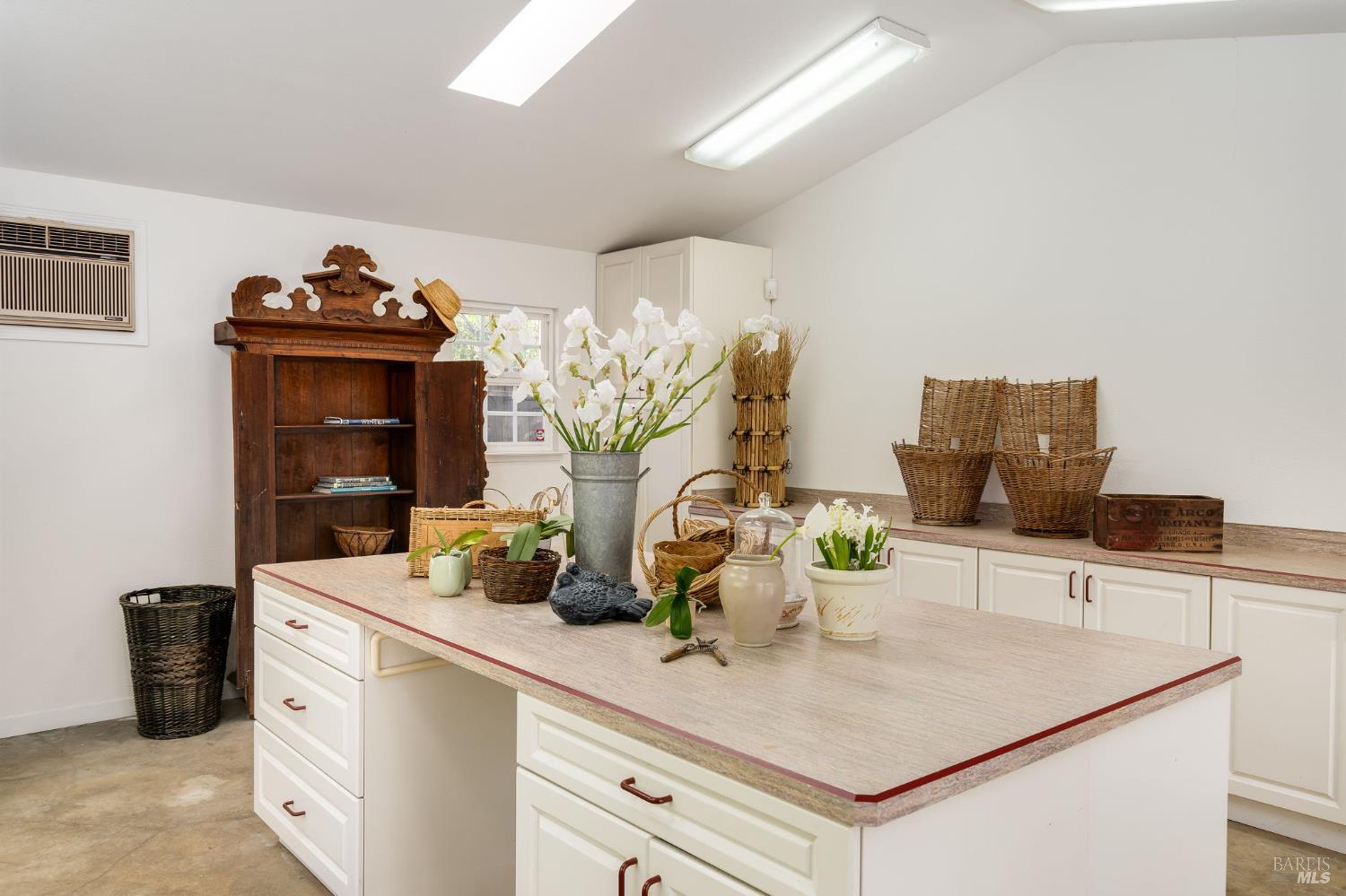 Detail Gallery Image 56 of 72 For 2230 1st St, Napa,  CA 94559 - 5 Beds | 2 Baths