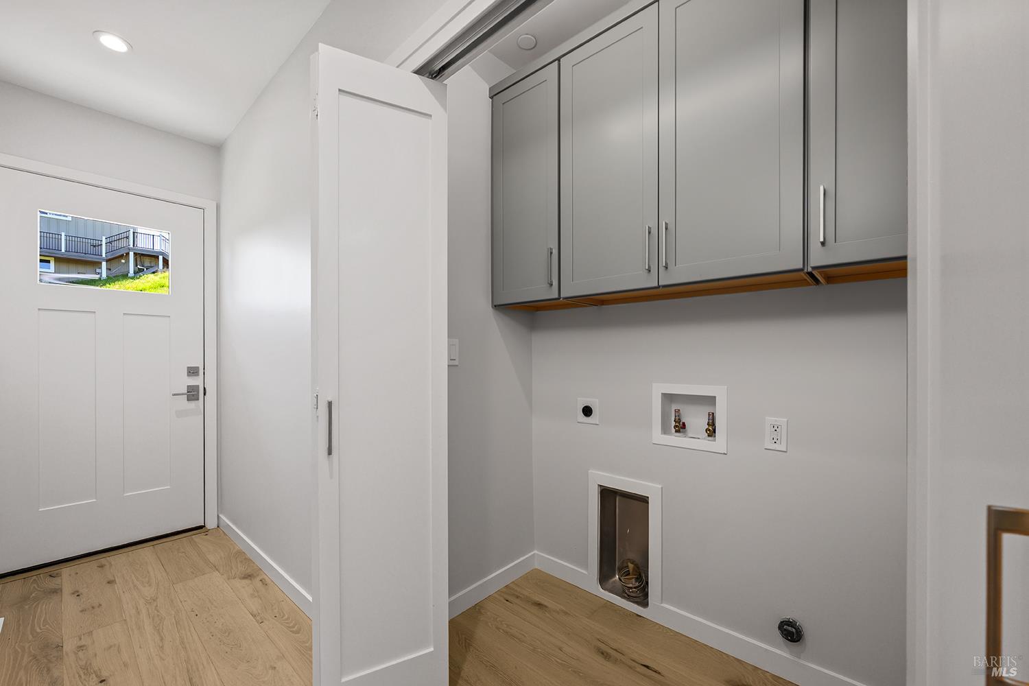 Detail Gallery Image 16 of 32 For 1292 Wikiup Dr, Santa Rosa,  CA 95403 - 2 Beds | 2 Baths