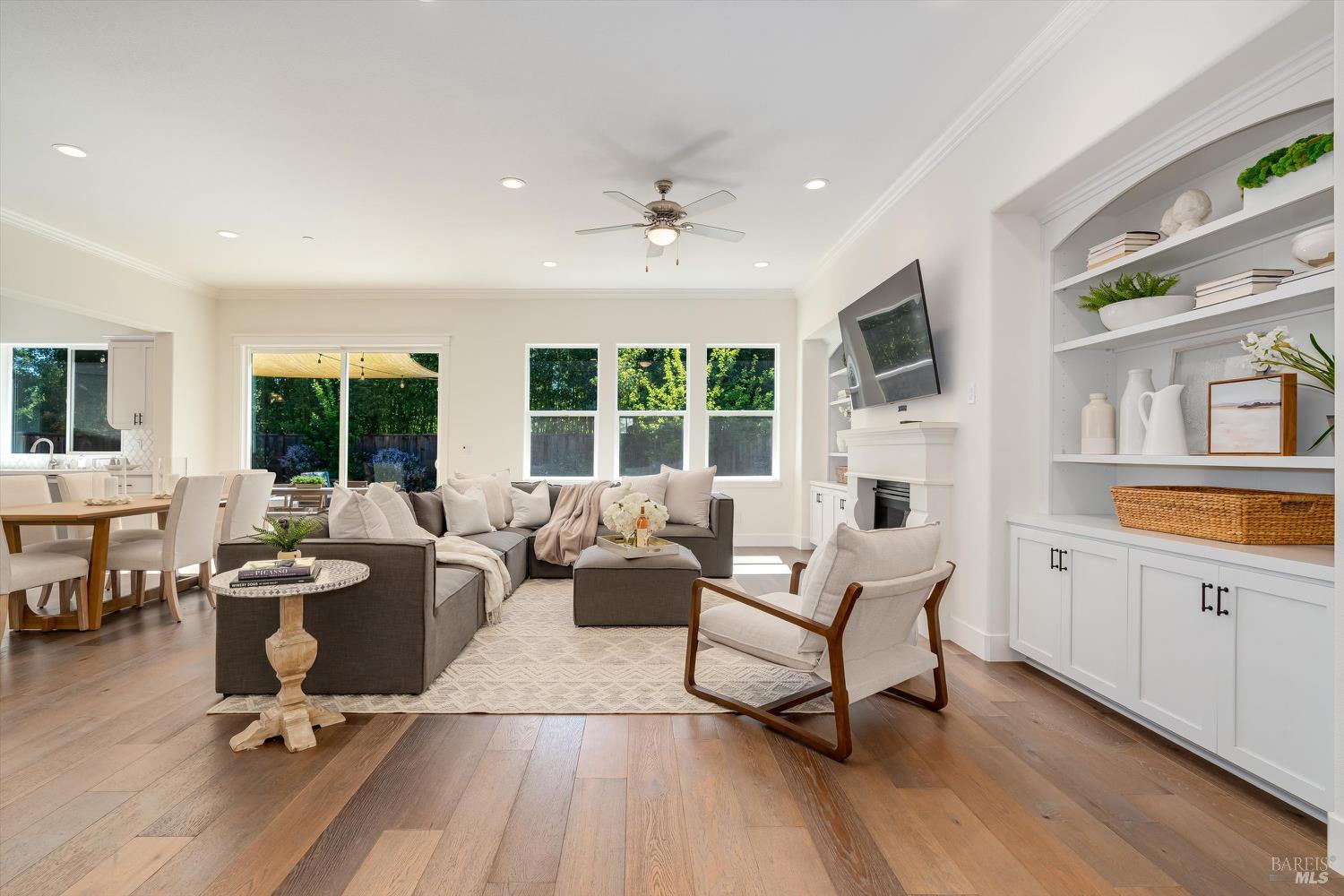 Detail Gallery Image 11 of 40 For 215 Pheasant Ct, Napa,  CA 94558 - 4 Beds | 2/1 Baths