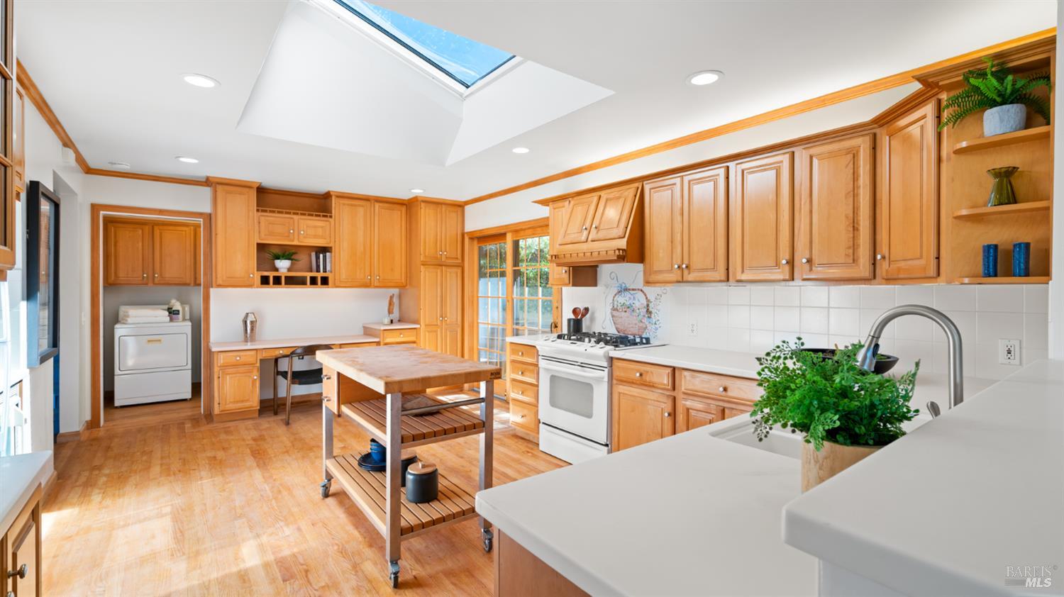 Detail Gallery Image 16 of 77 For 5 Viox Way, San Rafael,  CA 94901 - 4 Beds | 3/1 Baths