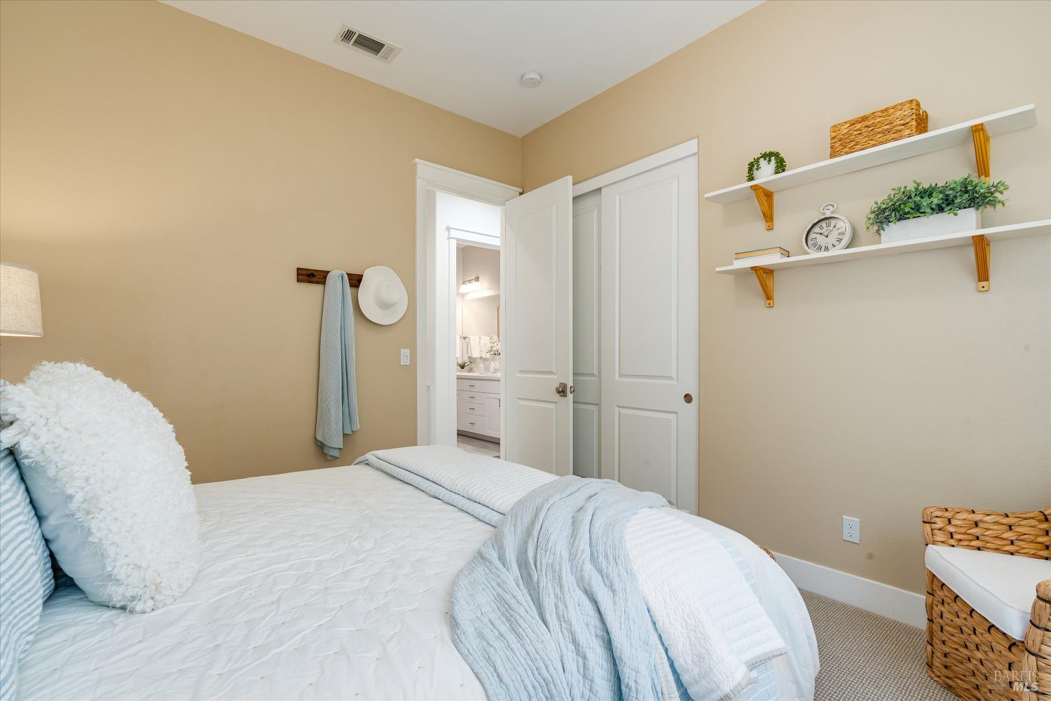 Detail Gallery Image 28 of 40 For 215 Pheasant Ct, Napa,  CA 94558 - 4 Beds | 2/1 Baths