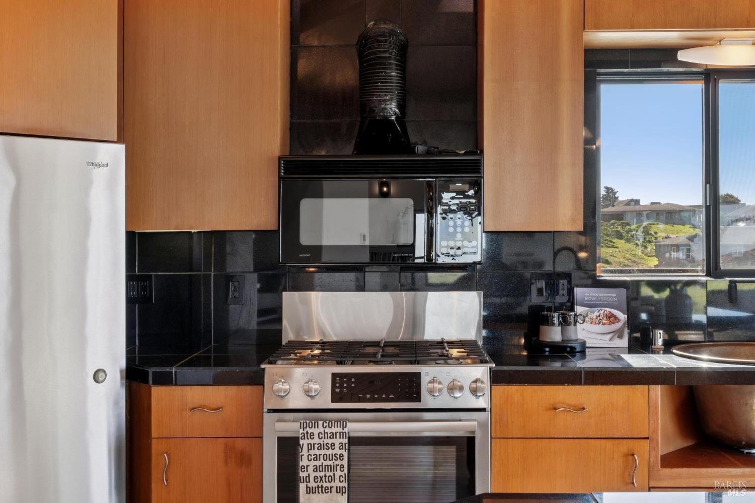 Detail Gallery Image 54 of 98 For 557 Oceana Dr, Dillon Beach,  CA 94929 - 3 Beds | 3 Baths