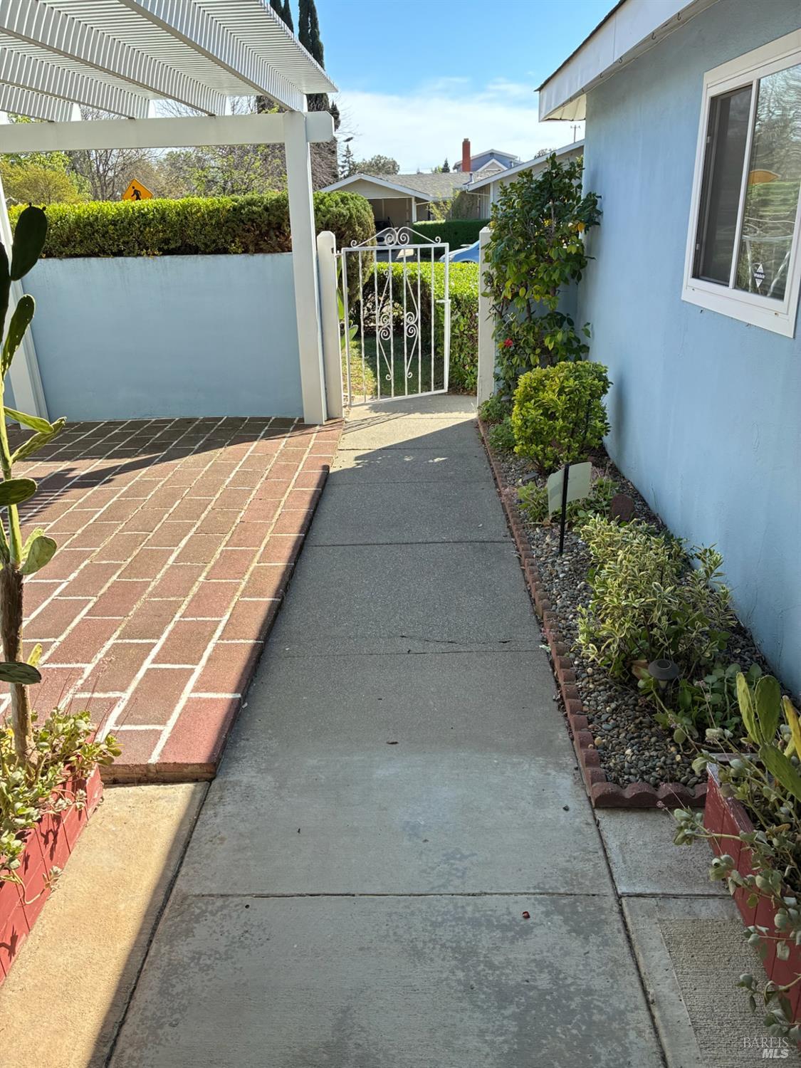 Detail Gallery Image 5 of 38 For 300 Begonia Blvd, Fairfield,  CA 94533 - 4 Beds | 2 Baths