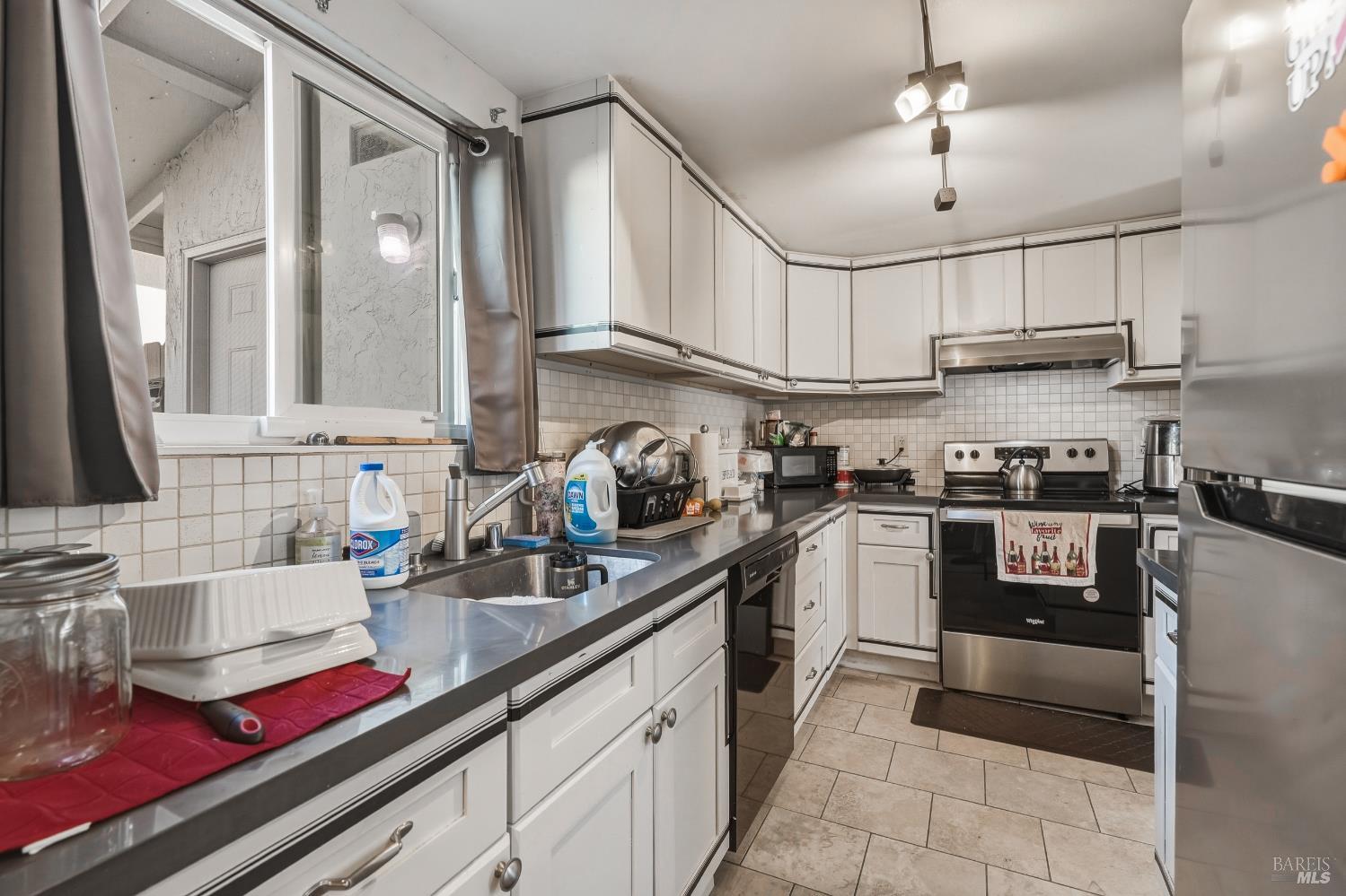 Detail Gallery Image 14 of 34 For 222 Del Luz Ct, Fairfield,  CA 94533 - 2 Beds | 1/1 Baths