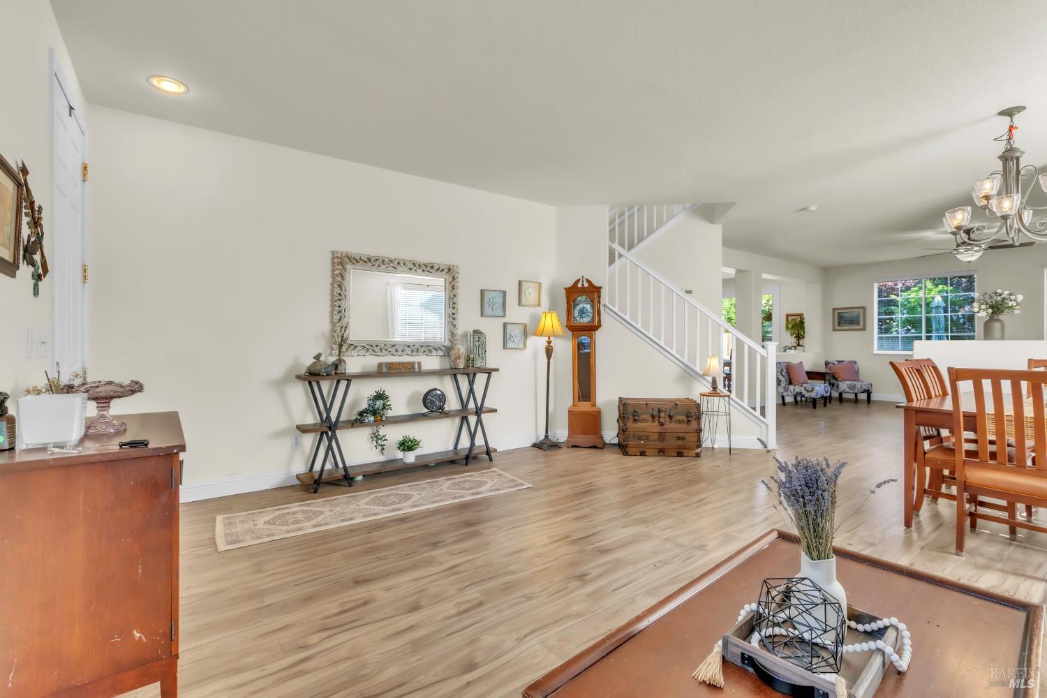 Detail Gallery Image 4 of 38 For 5089 Falls Ct, Fairfield,  CA 94534 - 4 Beds | 2/1 Baths