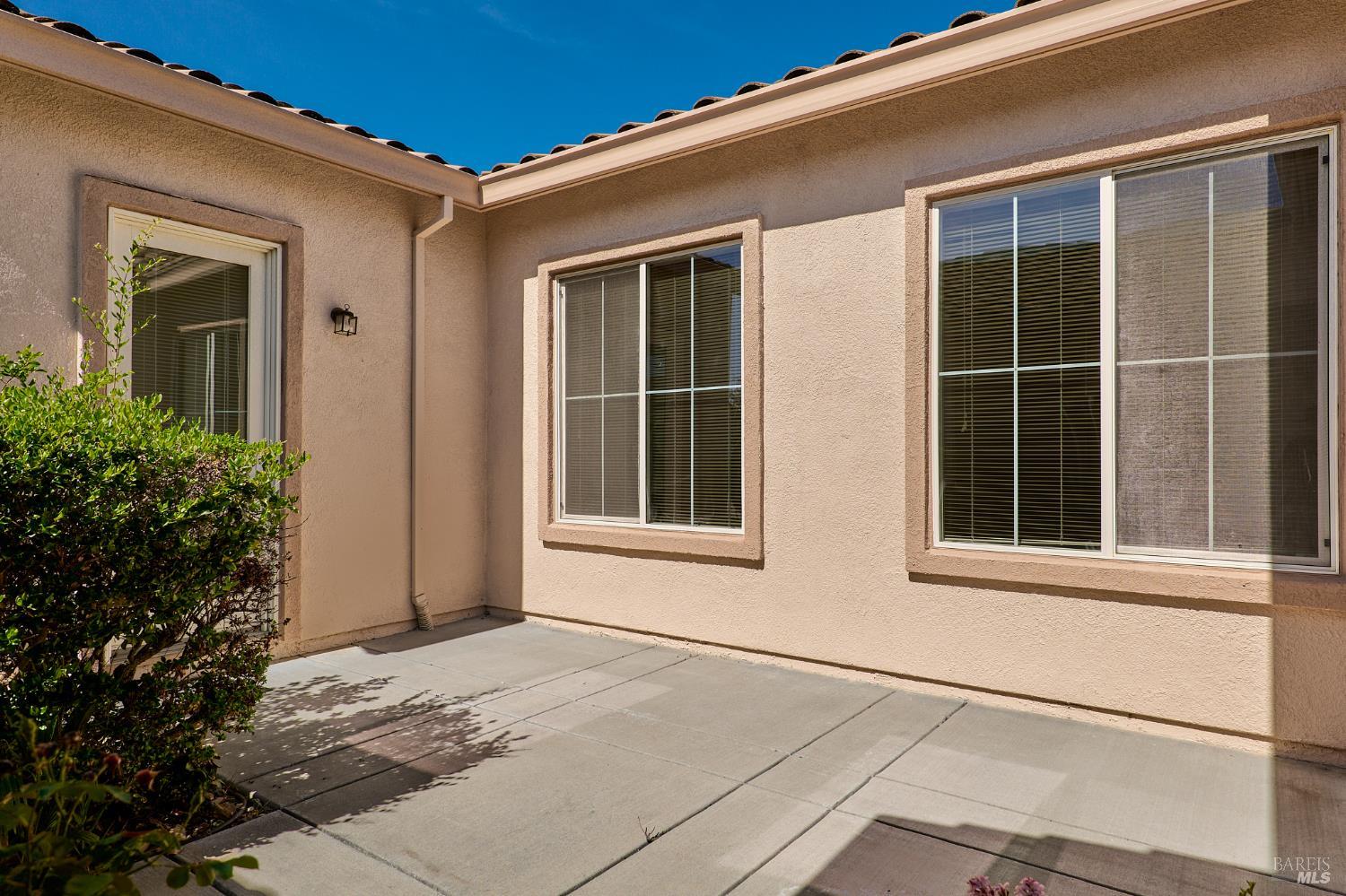 Detail Gallery Image 4 of 39 For 604 American Falls Dr, Rio Vista,  CA 94571 - 3 Beds | 3/1 Baths