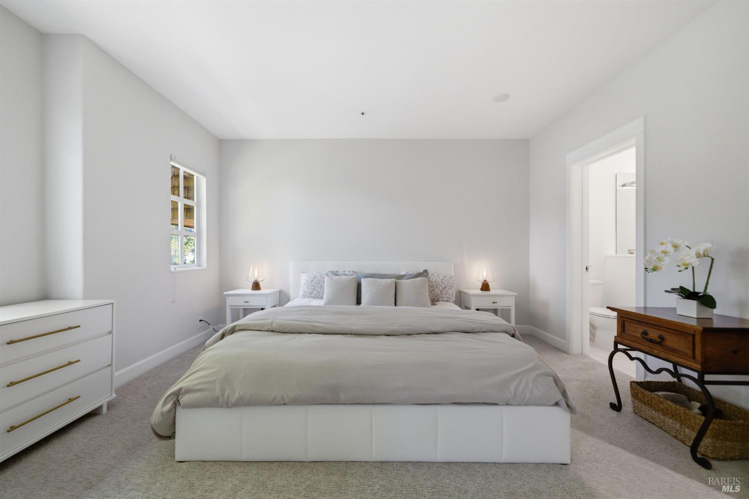 Detail Gallery Image 33 of 50 For 29 Bayview Ave #3,  Mill Valley,  CA 94941 - 2 Beds | 2 Baths