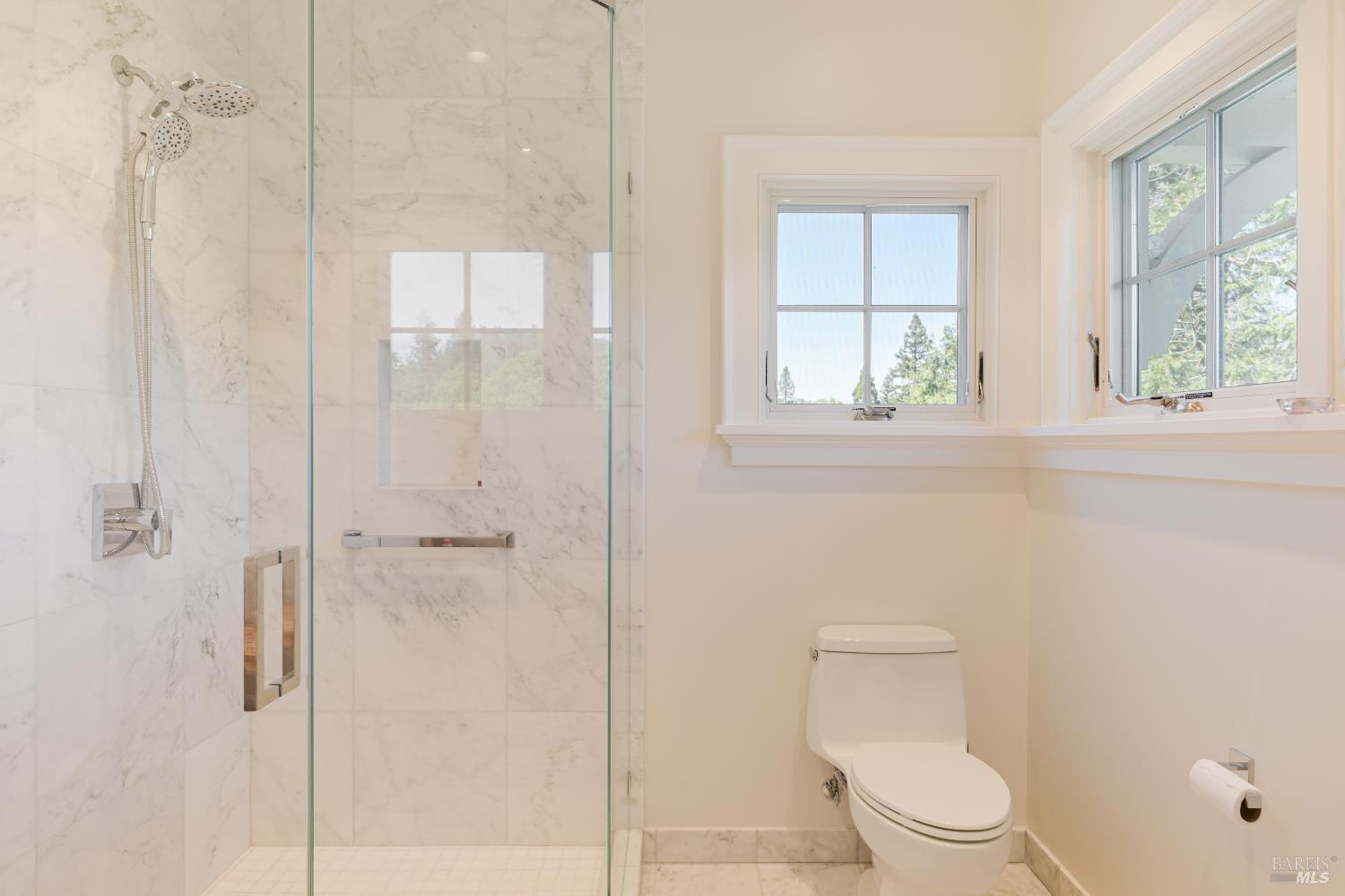 Detail Gallery Image 23 of 38 For 216 Laurel Ave, San Anselmo,  CA 94960 - 5 Beds | 3/1 Baths